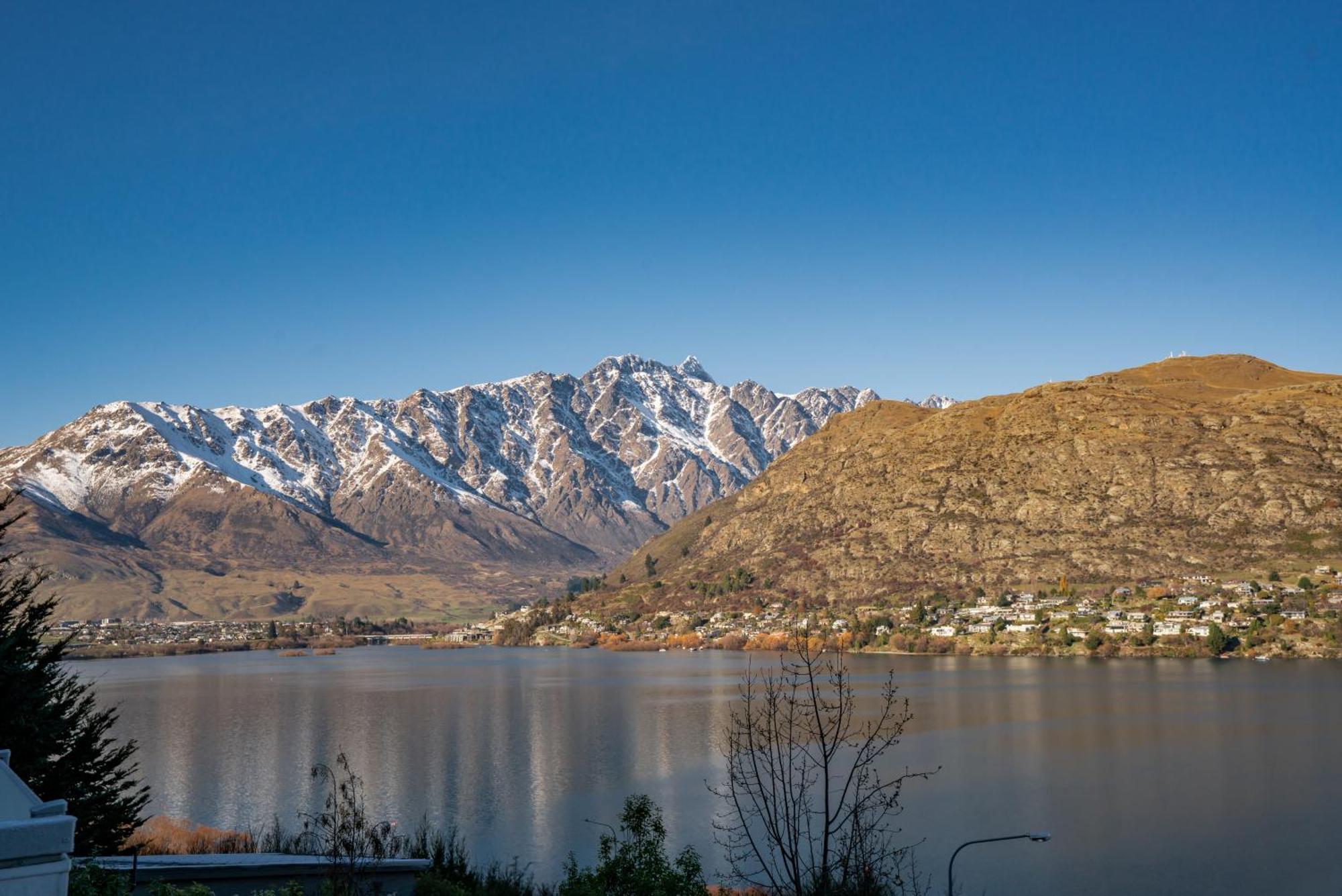 2-Bedroom Apartment With Lake & Mountain View - Beechwood Κουίνσταουν Εξωτερικό φωτογραφία
