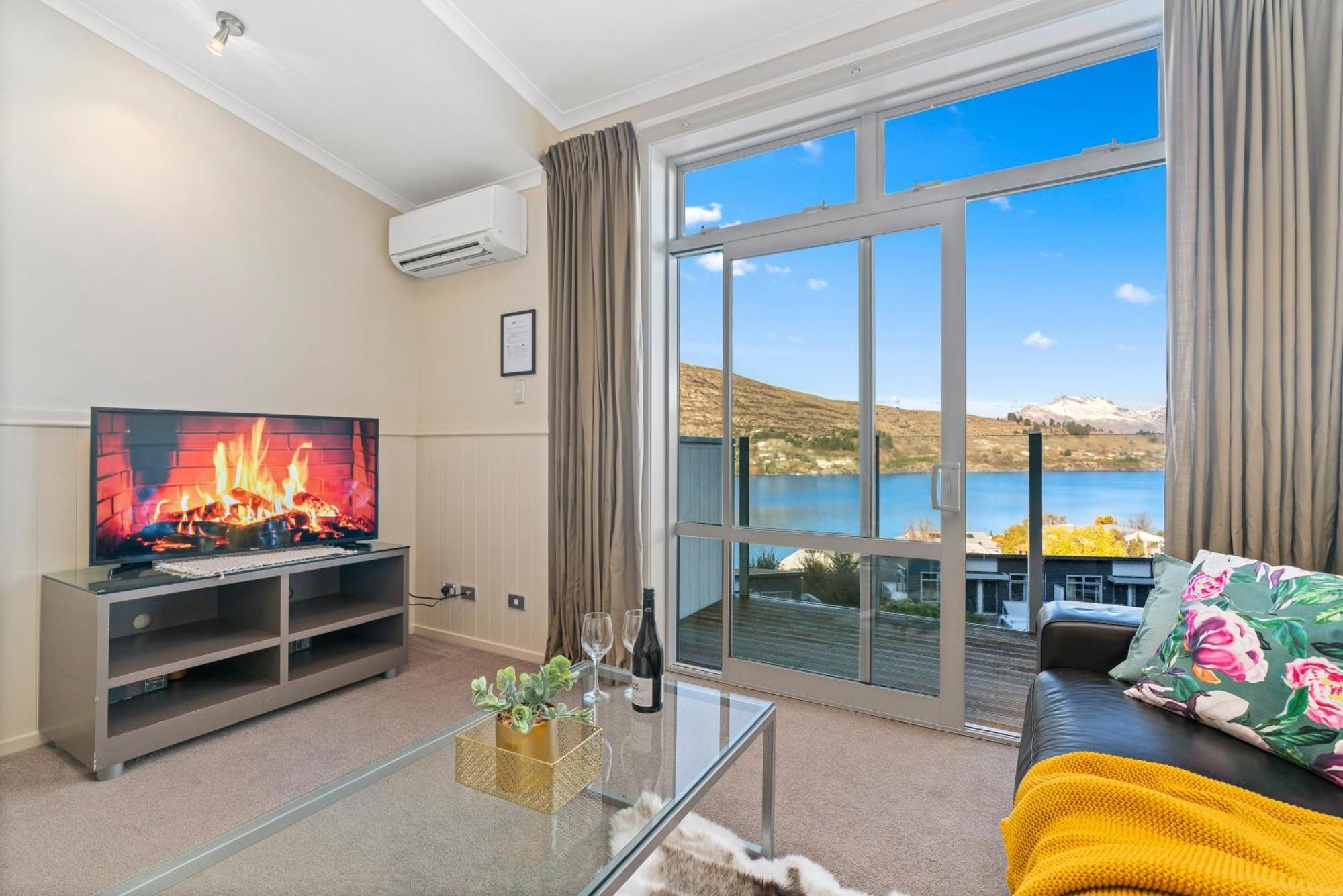 2-Bedroom Apartment With Lake & Mountain View - Beechwood Κουίνσταουν Εξωτερικό φωτογραφία